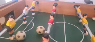 Futbolín pequeño de mesa