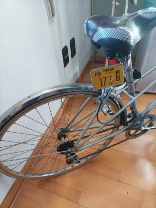 Bicicleta clásica Orbea vintage plateada