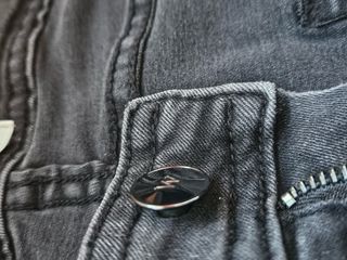 Vaqueros gris oscuro