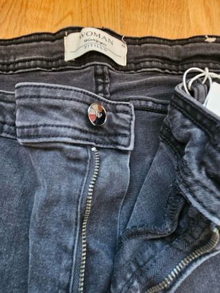 Vaqueros gris oscuro