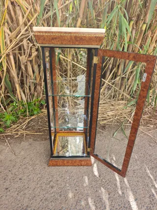 Vitrina italiana madera y mármol S.XX