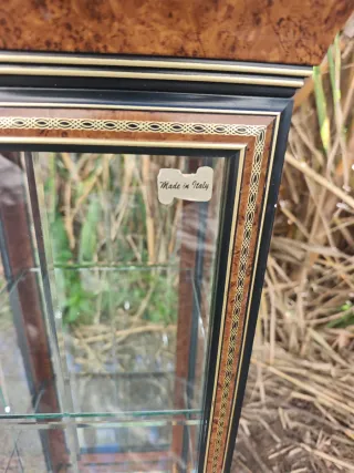 Vitrina italiana madera y mármol S.XX