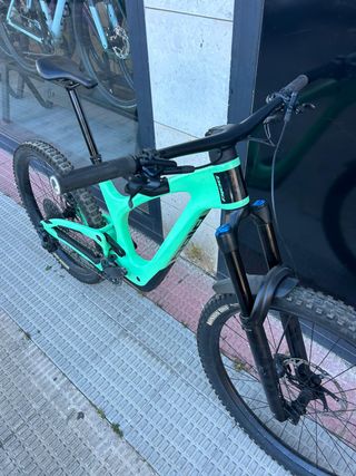 Bicicleta BOLD UNPLUGGED PRO 2025