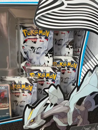 Pokémon TCG Unova Heavy Hitters Premium Collection