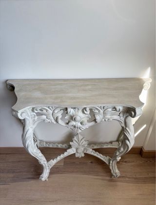 Consola decorativa restaurada