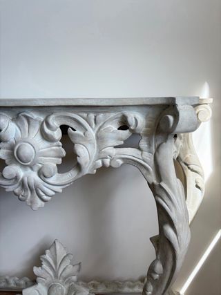 Consola decorativa restaurada