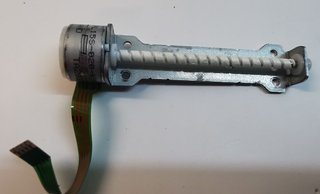 Motore passo- NMB PL15S-020-K8F4 a 4 pin TA2831H