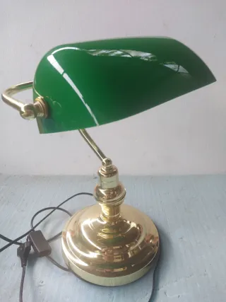 Lampada da tavolo dorata stile vintage