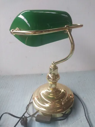 Lampada da tavolo dorata stile vintage