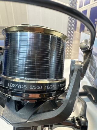 Carrete Pesca NGK 8000