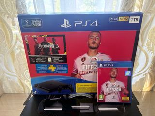 PACCHETTO PS4 + VOLANTE E PEDALIERA + TASTIERA E MOUSE