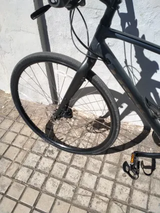 Bicicleta Trek FX2 Híbrida