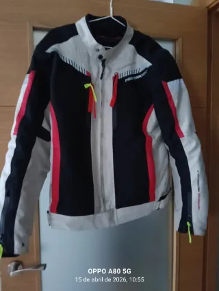Moto Voge 125 R Negra y Amarilla