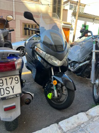 Suzuki Burgman 125cc Negra