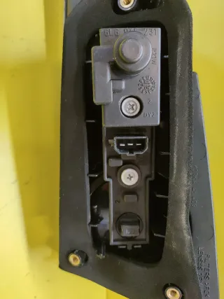 PILOTO TRASERO IZQUIERDO PORTON SEAT IBIZA 6L OSC