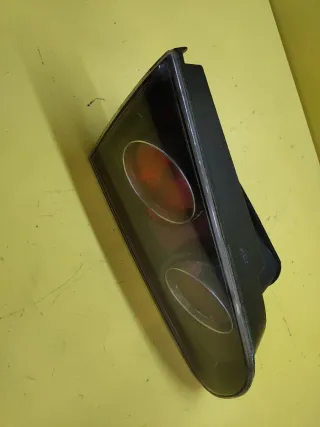 PILOTO TRASERO IZQUIERDO PORTON SEAT IBIZA 6L OSC