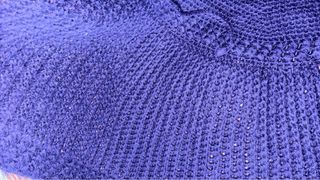 Capa poncho crochet tejido a mano azul