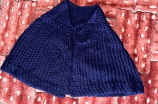 Capa poncho crochet tejido a mano azul