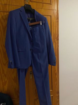 Traje chaqueta azul marino perfecto ara graduación