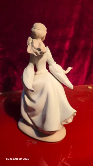 Figura Porcelana Lladro Cenicienta