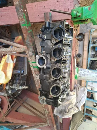Culata superior Suzuki GSR 600