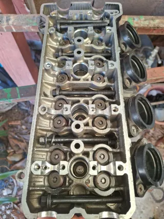 Culata superior Suzuki GSR 600