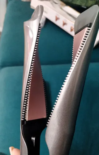 Piastra per capelli nuova