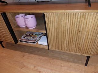 Mueble TV madera y metal casi nuevo