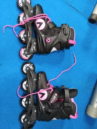 Patines en línea Attabo negros y rosas
