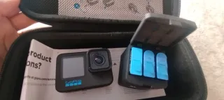 Cámara GoPro con cargador de baterías