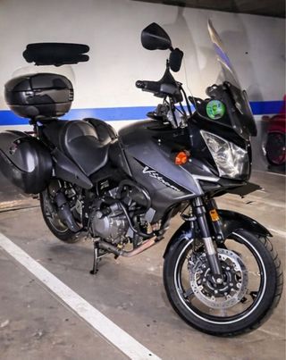 Suzuki V-Strom DL650 Negra
