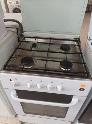Cocina de gas con horno Balay