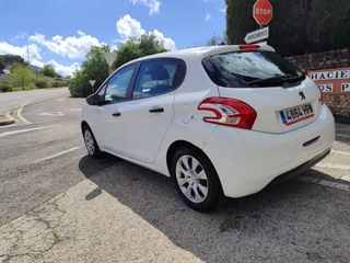 Peugeot 208 2013