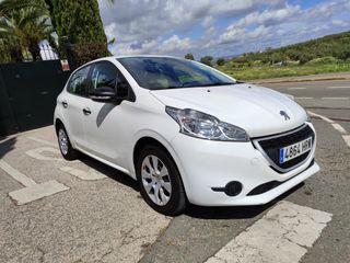 Peugeot 208 2013