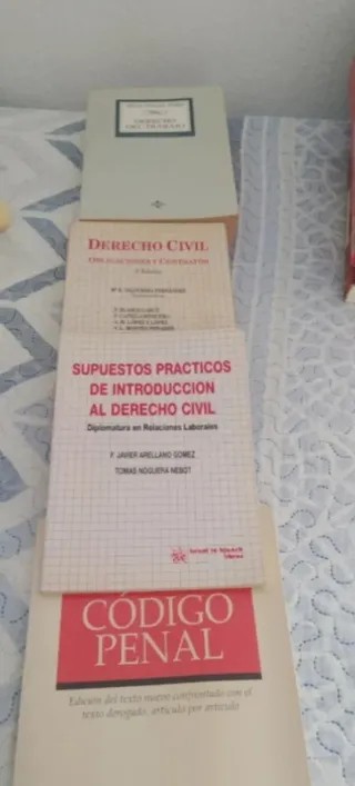 17 Libros de Derecho - Varias Materias