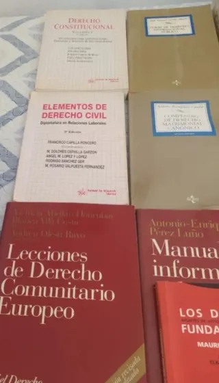 17 Libros de Derecho - Varias Materias