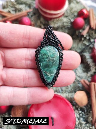 Collana con ciondolo in macrame con mtorolite