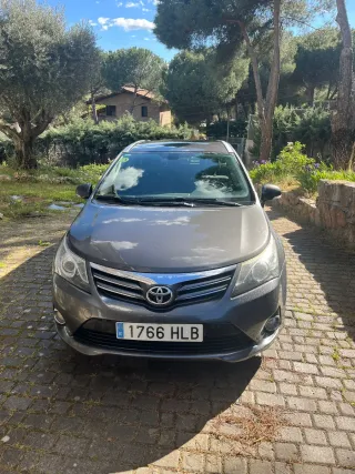 Toyota Avensis 2012