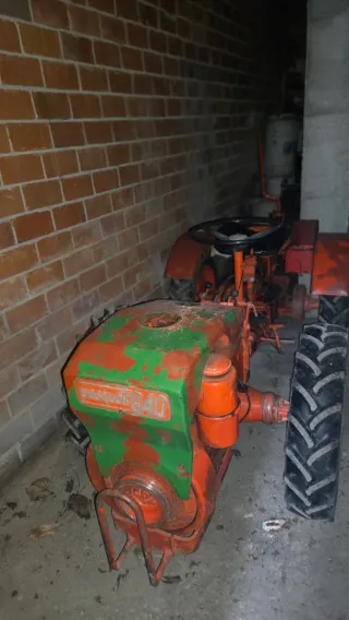Tractor Pasquali 940 + arado (precio negociable)