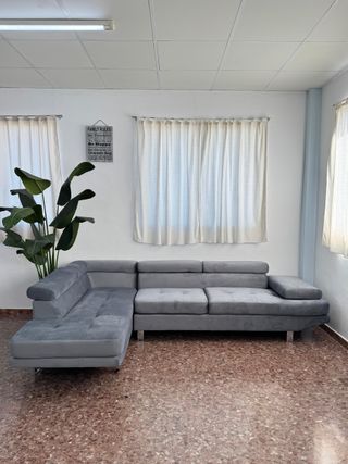 Sofá chaiselongue gris gran tamaño