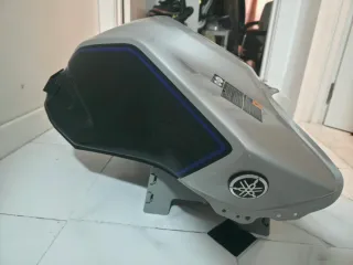 Depósito Gasolina Yamaha MT-09 + Emblemas