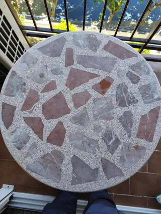 Mesa de jardín metálica