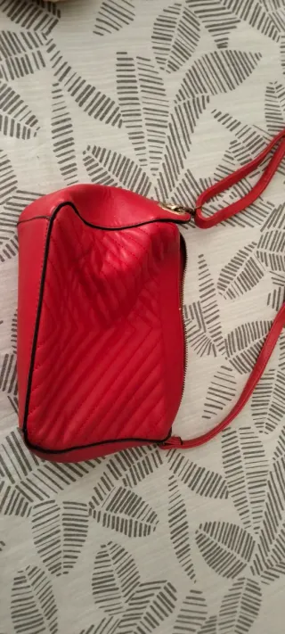 Bolso Negro/Gris Cuero y rojo