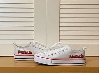 Zapatillas en lona de Mafalda, personalizadas.