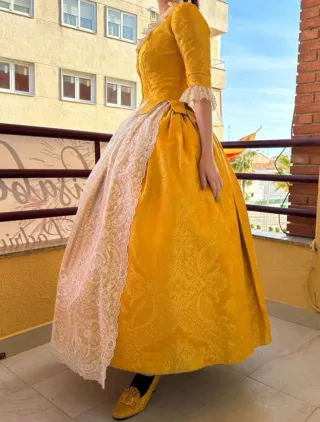 Traje de Fallera Amarillo , Blanco,dorado