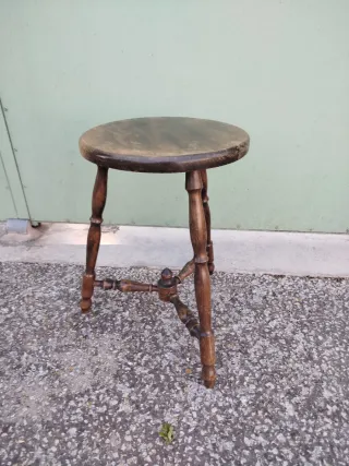 Taburete madera travesaño Siglo XIX