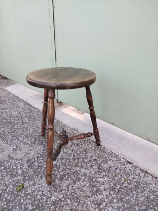 Taburete madera travesaño Siglo XIX