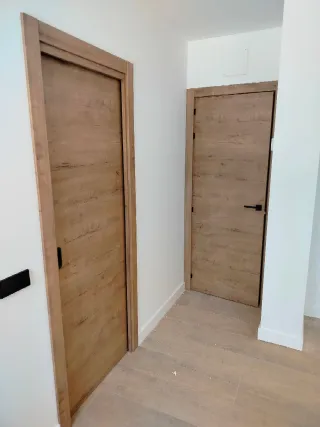 Instalador de puertas interiores