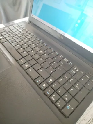 Portátil Negro asus
