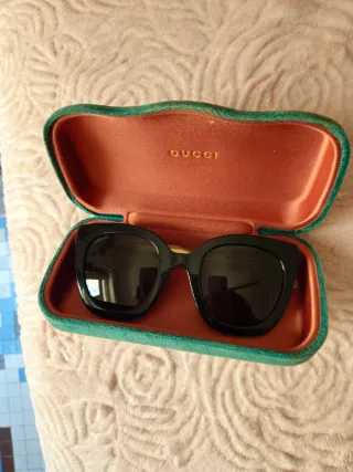 Gafas de sol Gucci GG0564S Negras y Doradas